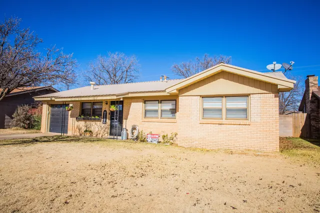 Photo 2 — 1550 W Lynn Street, Slaton, TX 79364