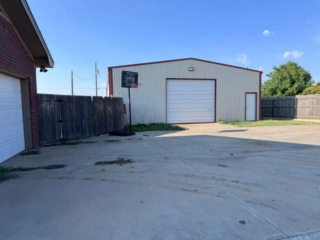 Photo 3 — 1024 W Apogee Drive, Lockney, TX 79241