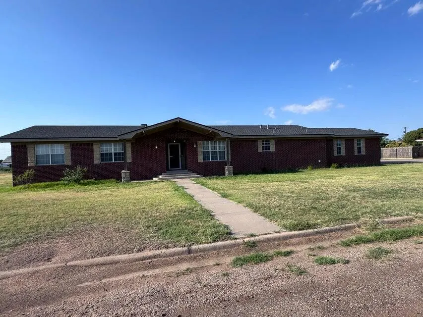 Front exterior — 1024 W Apogee Drive, Lockney, TX 79241