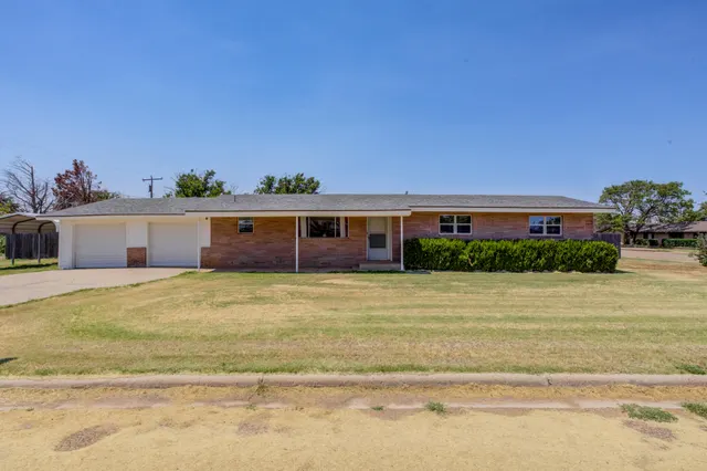 Photo 2 — 1619 Ave L, Ralls, TX 79357