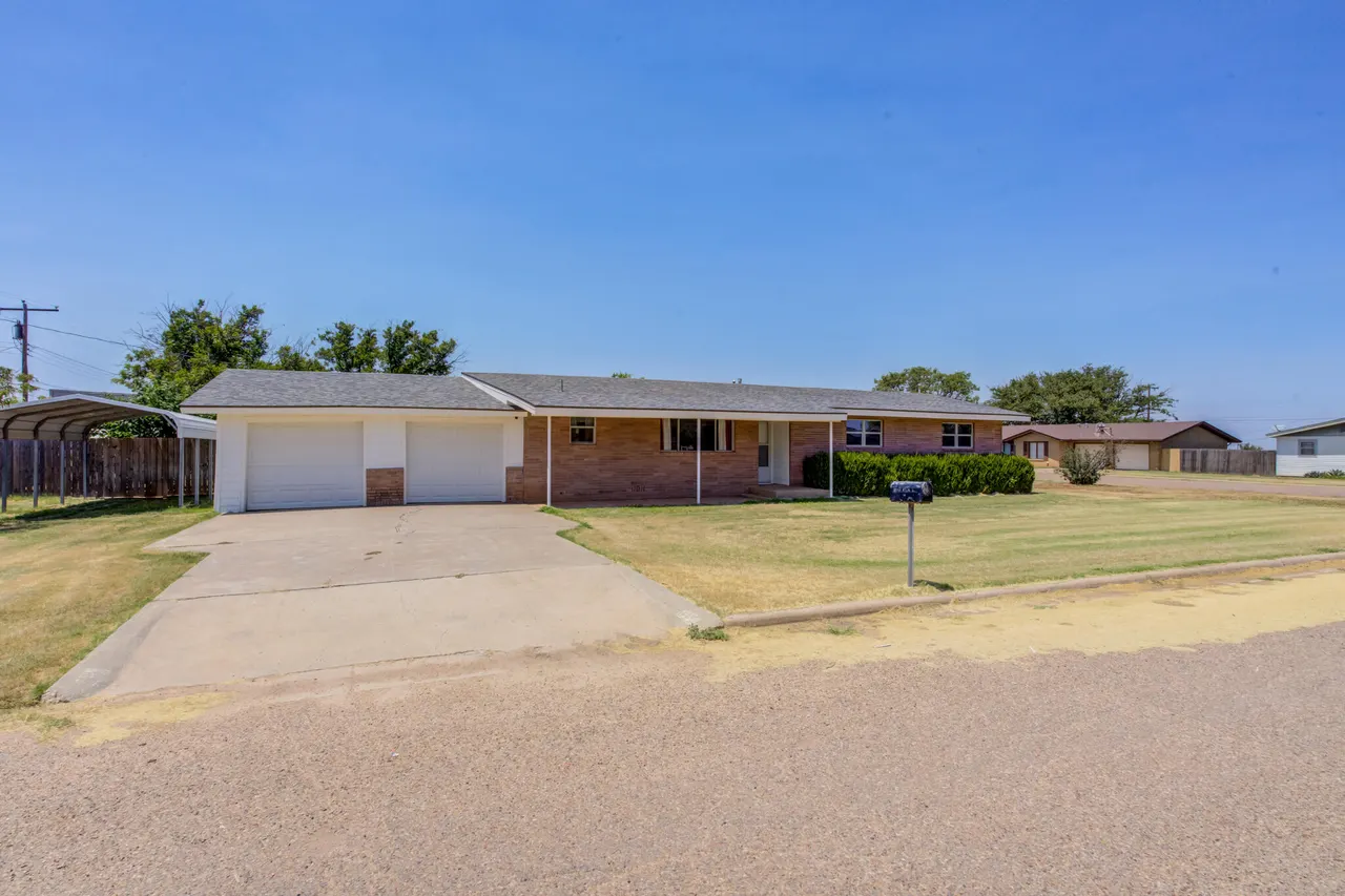 Photo 4 — 1619 Ave L, Ralls, TX 79357