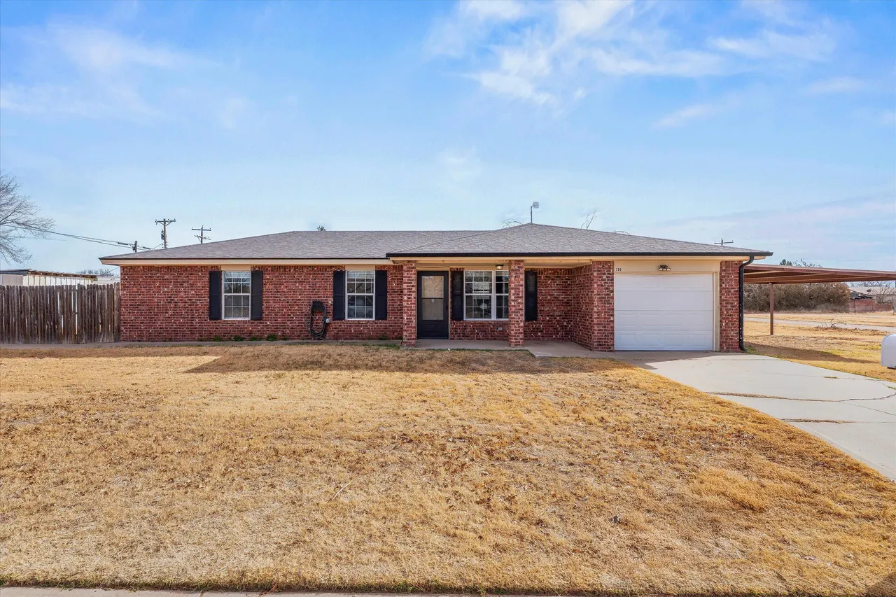 Front exterior — 700 Avenue N, Ralls, TX 79357