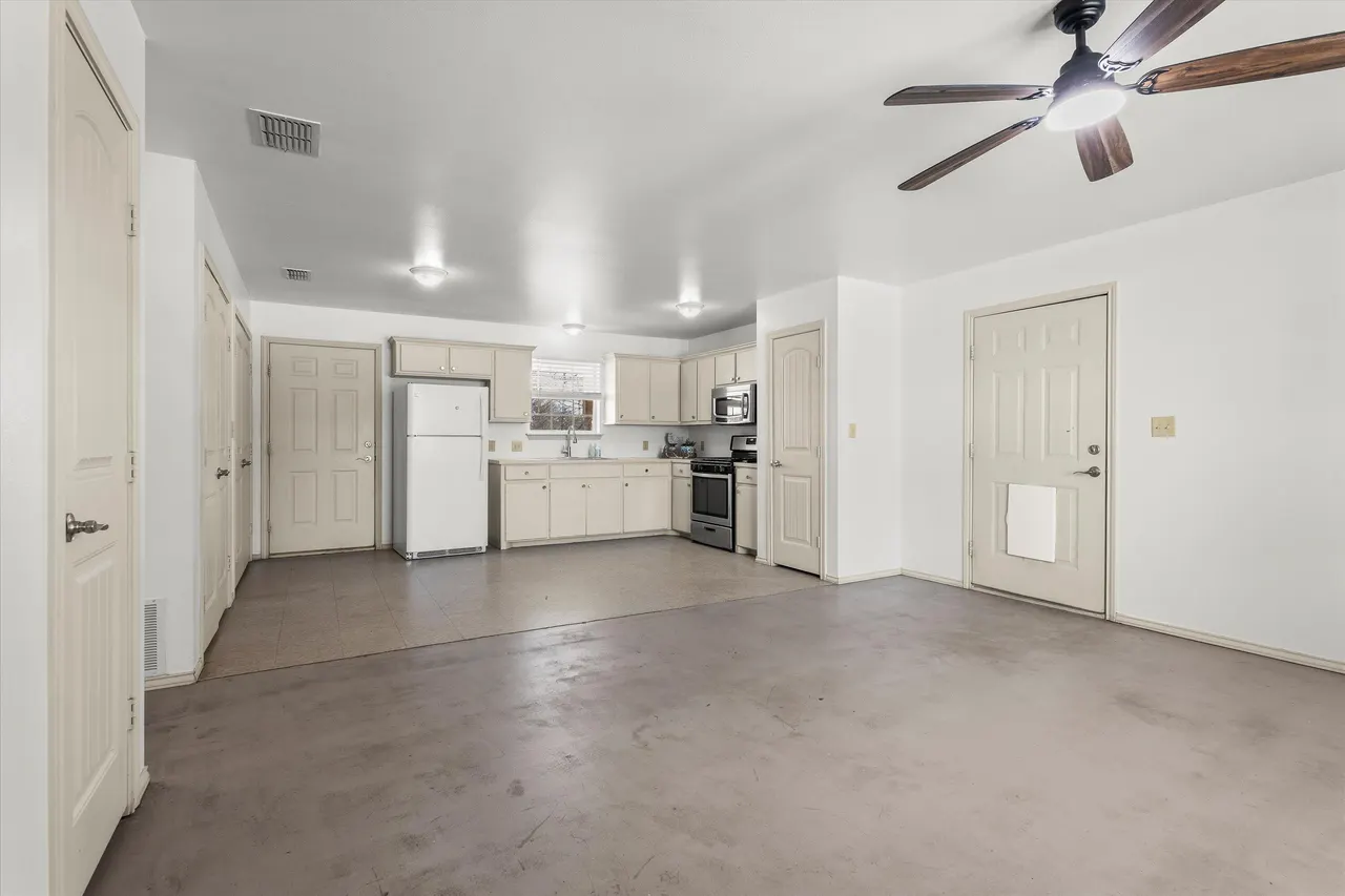 Photo 3 — 700 Avenue N, Ralls, TX 79357