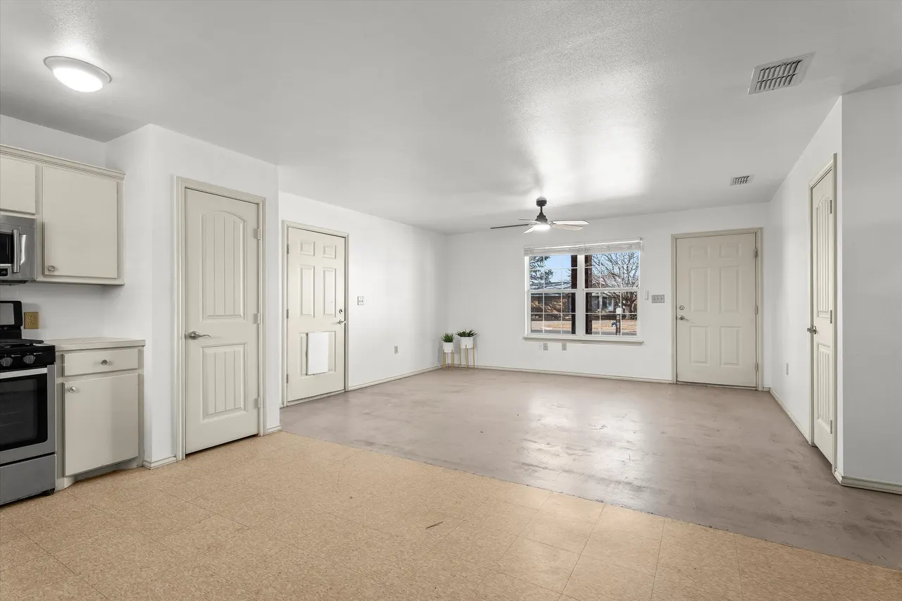 Photo 5 — 700 Avenue N, Ralls, TX 79357