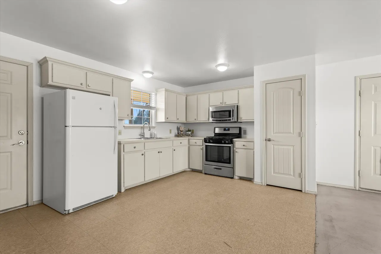 Photo 6 — 700 Avenue N, Ralls, TX 79357