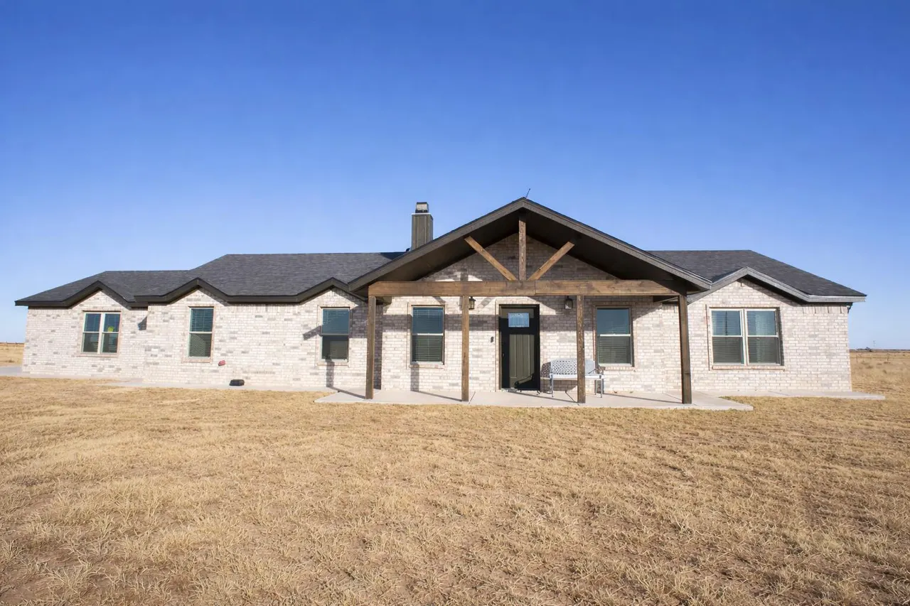 Front exterior — 7405 County Road 3700, Slaton, TX 79364