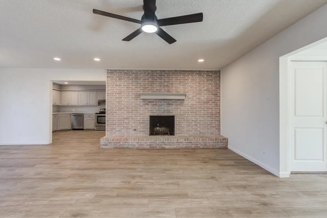Photo 7 — 4401 55th Street, Lubbock, TX 79414
