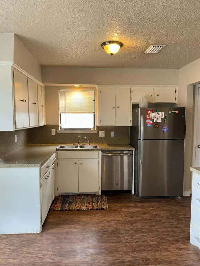 Photo 2 — 6027 13th Street, Lubbock, TX 79416