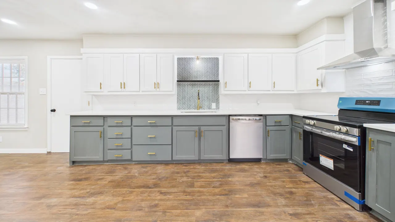 Photo 6 — 3702 36th Street, Lubbock, TX 79413