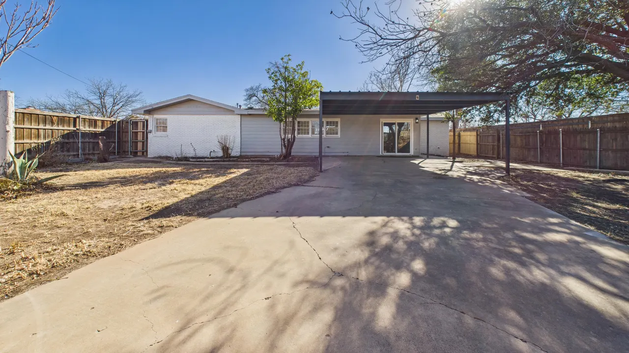 Photo 16 — 3702 36th Street, Lubbock, TX 79413