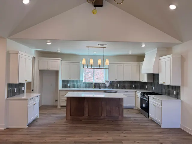 Photo 3 — 1213 N 6th Street, Wolfforth, TX 79382