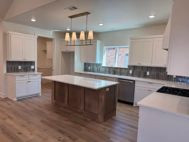 Photo 5 — 1213 N 6th Street, Wolfforth, TX 79382