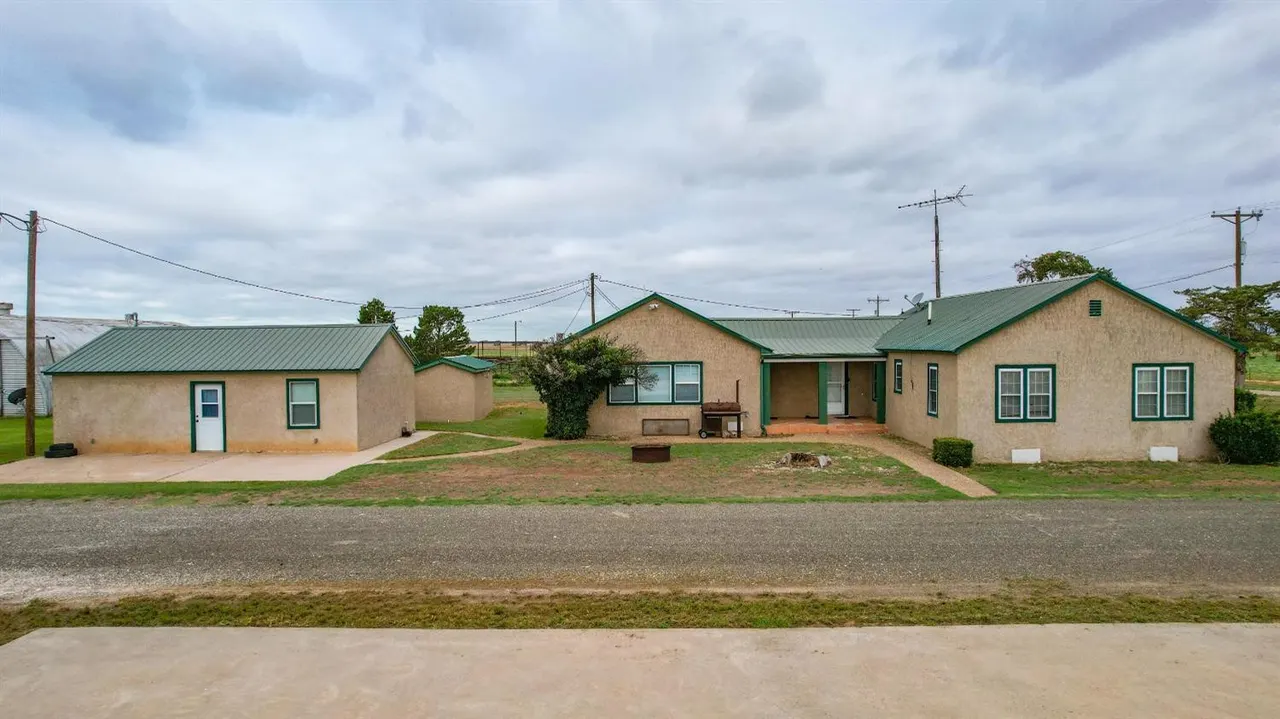 Photo 5 — 561 FM 302, Springlake, TX 79082