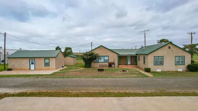 Photo 5 — 561 FM 302, Springlake, TX 79082