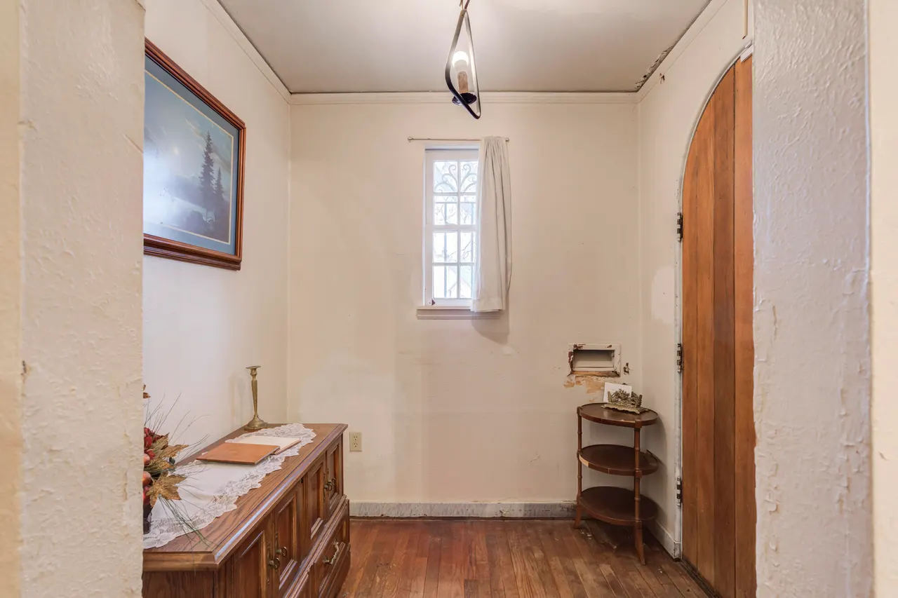 Photo 5 — 2307 18th Street, Lubbock, TX 79401