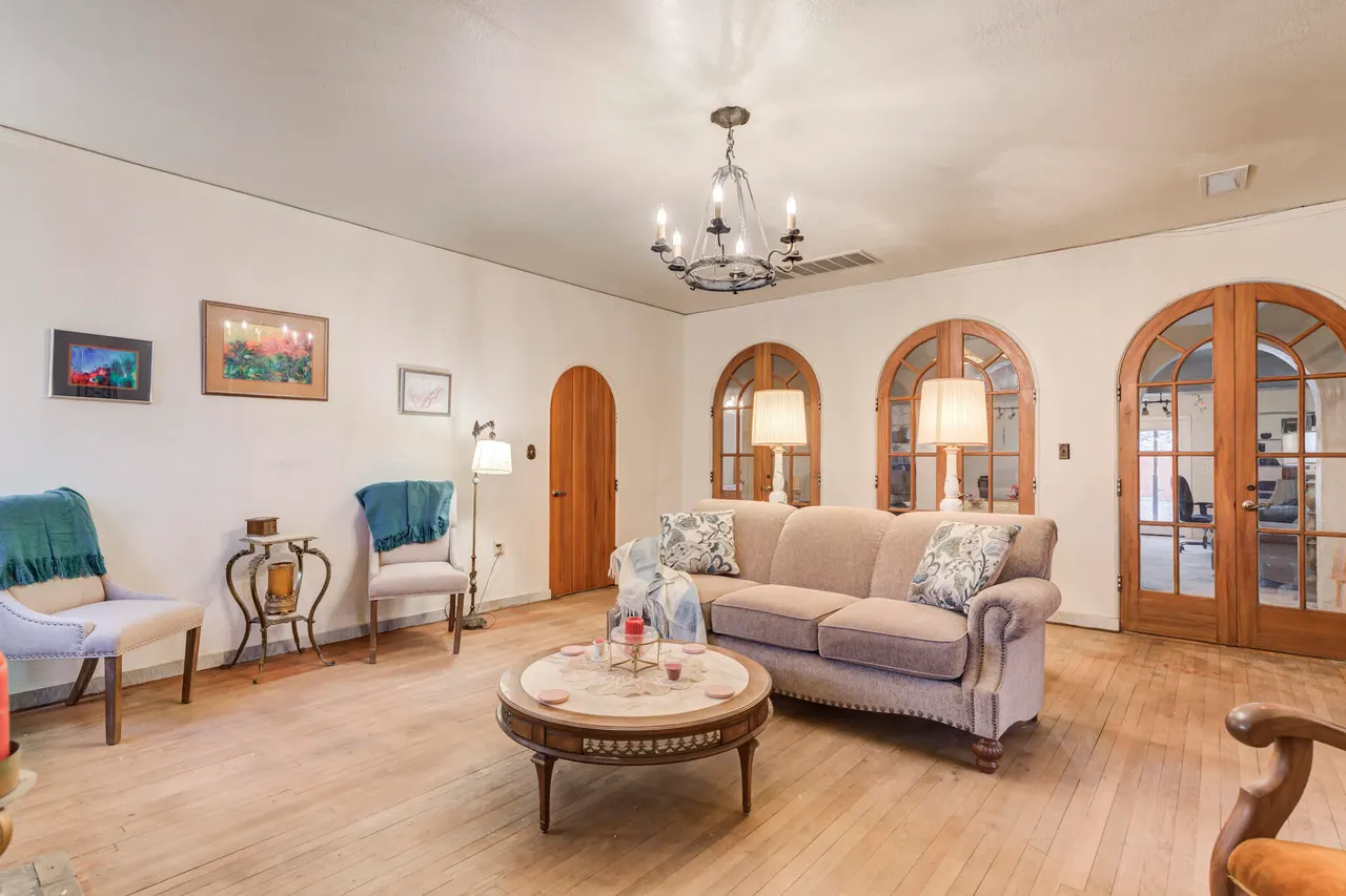Photo 6 — 2307 18th Street, Lubbock, TX 79401