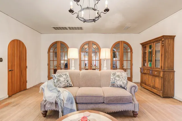 Photo 7 — 2307 18th Street, Lubbock, TX 79401