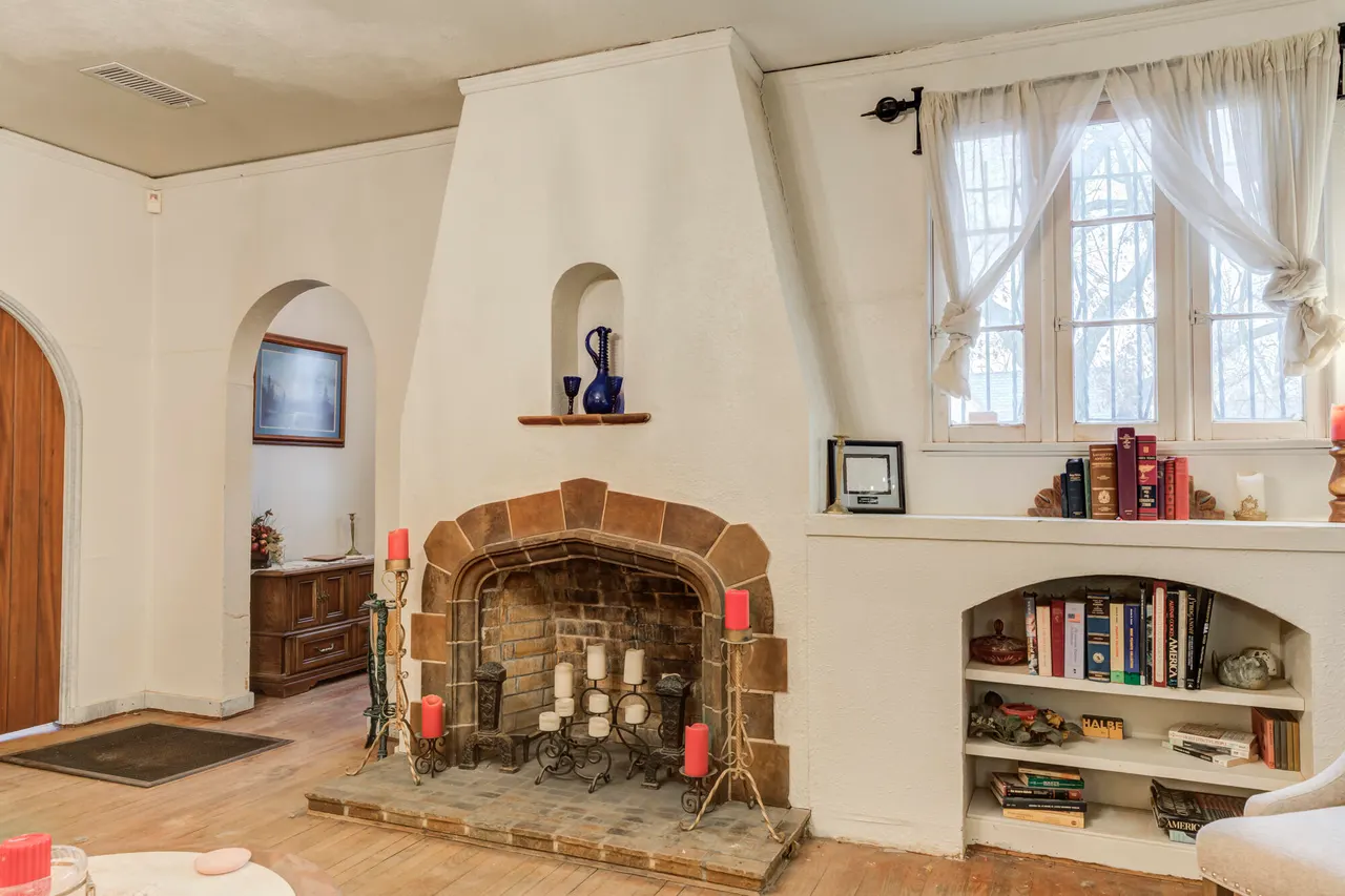 Photo 13 — 2307 18th Street, Lubbock, TX 79401