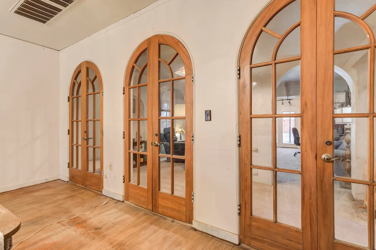 Photo 9 — 2307 18th Street, Lubbock, TX 79401