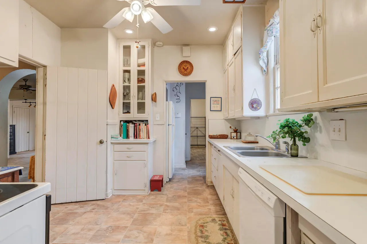 Photo 24 — 2307 18th Street, Lubbock, TX 79401