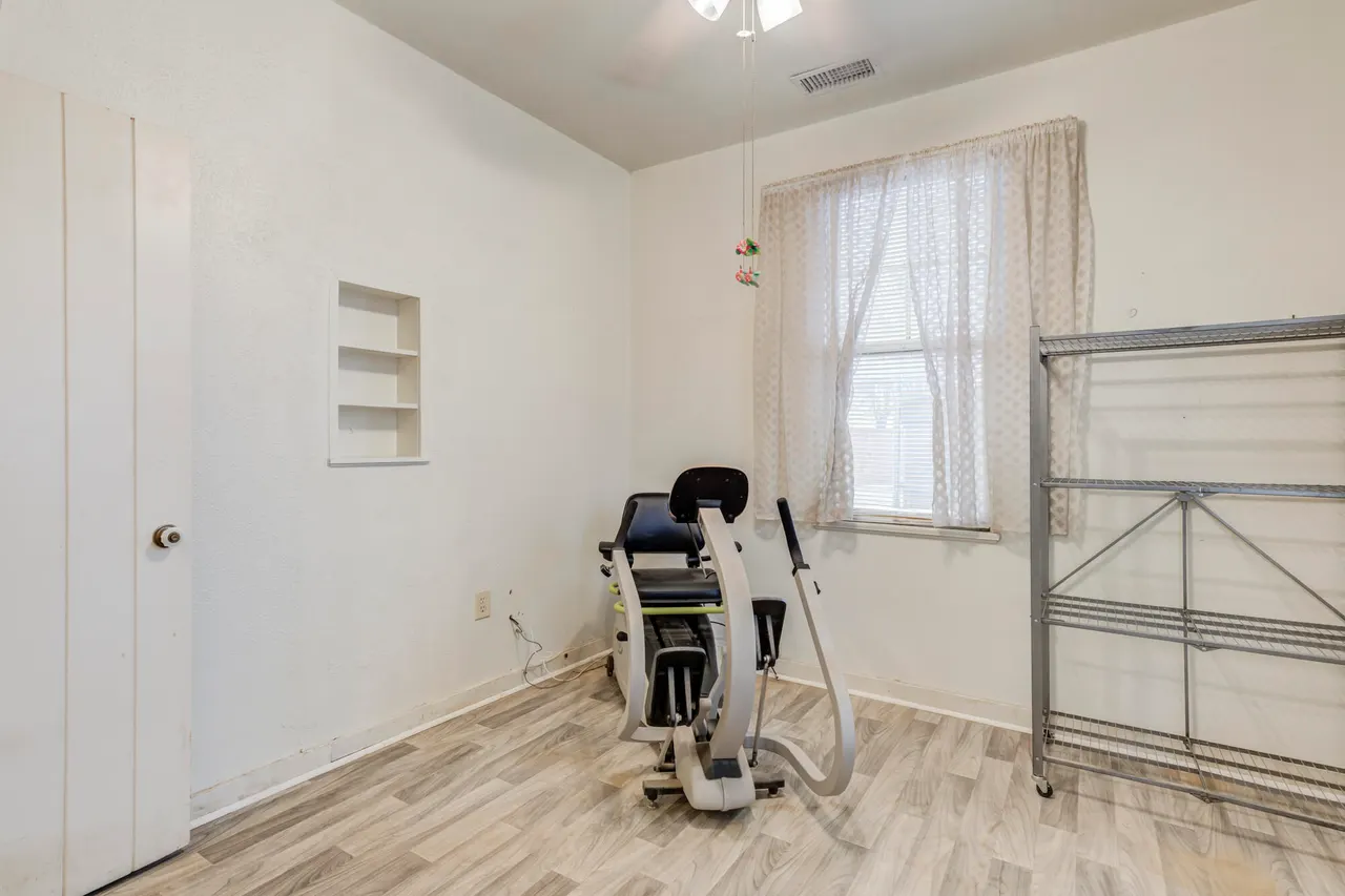Photo 37 — 2307 18th Street, Lubbock, TX 79401