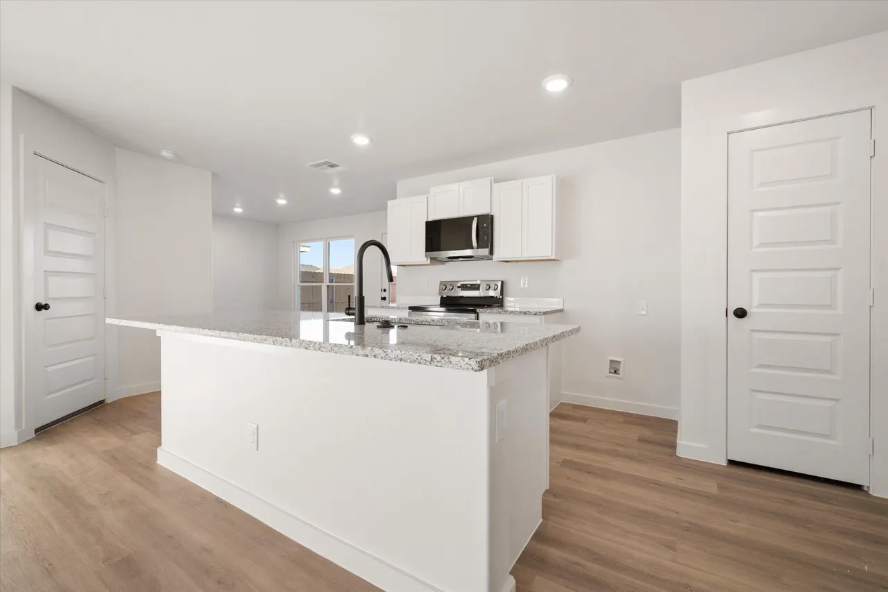 Photo 7 — 6311 Volney Avenue, Lubbock, TX 79407