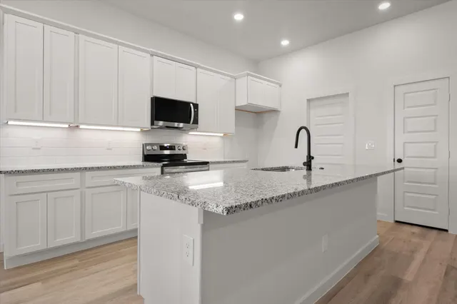 Photo 7 — 2427 Aberdeen Avenue, Wolfforth, TX 79382