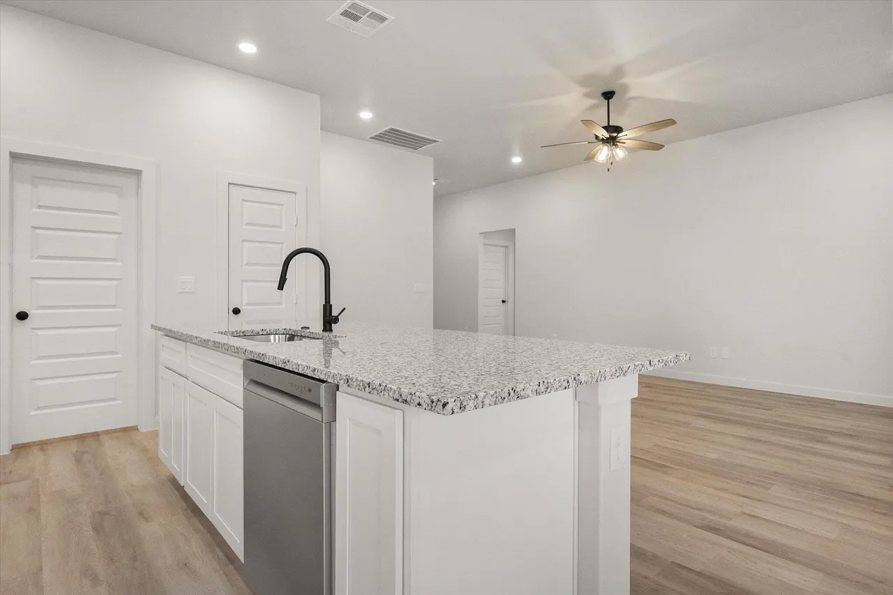 Photo 11 — 2427 Aberdeen Avenue, Wolfforth, TX 79382