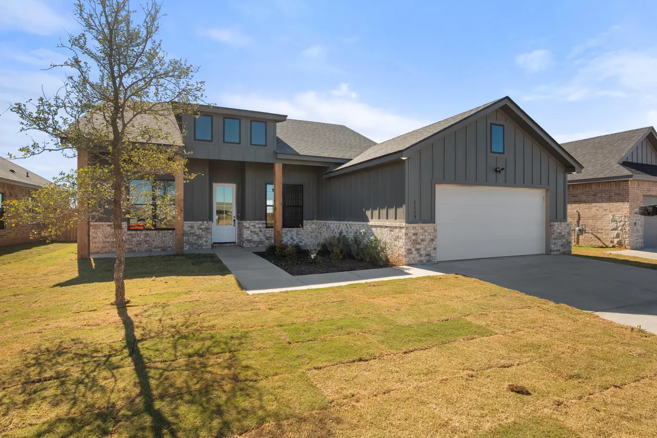 Photo 2 — 1119 N 6th Street, Wolfforth, TX 79382