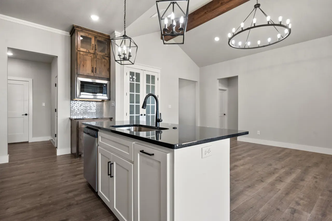 Photo 12 — 1119 N 6th Street, Wolfforth, TX 79382