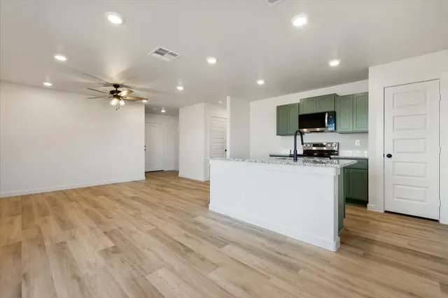 Photo 6 — 518 E 23rd Street, Wolfforth, TX 79382