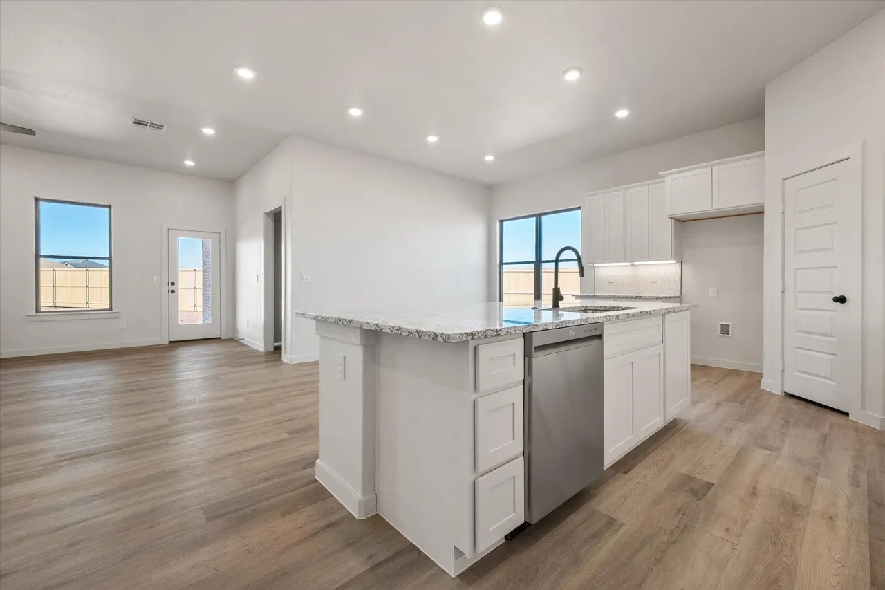 Photo 3 — 5306 Remington Avenue, Lubbock, TX 79407