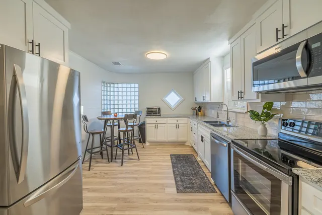 Photo 5 — 3012 29th Street, Lubbock, TX 79410