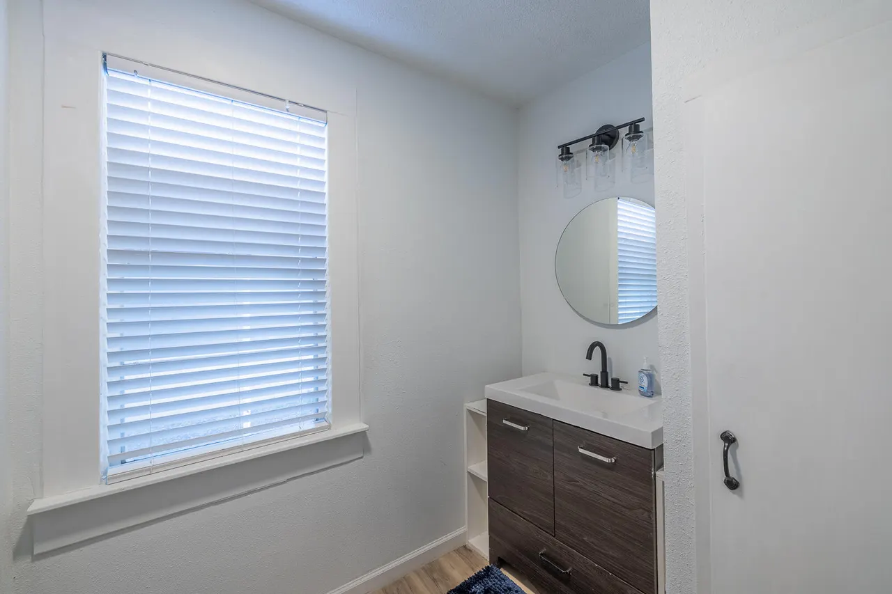Photo 15 — 3012 29th Street, Lubbock, TX 79410