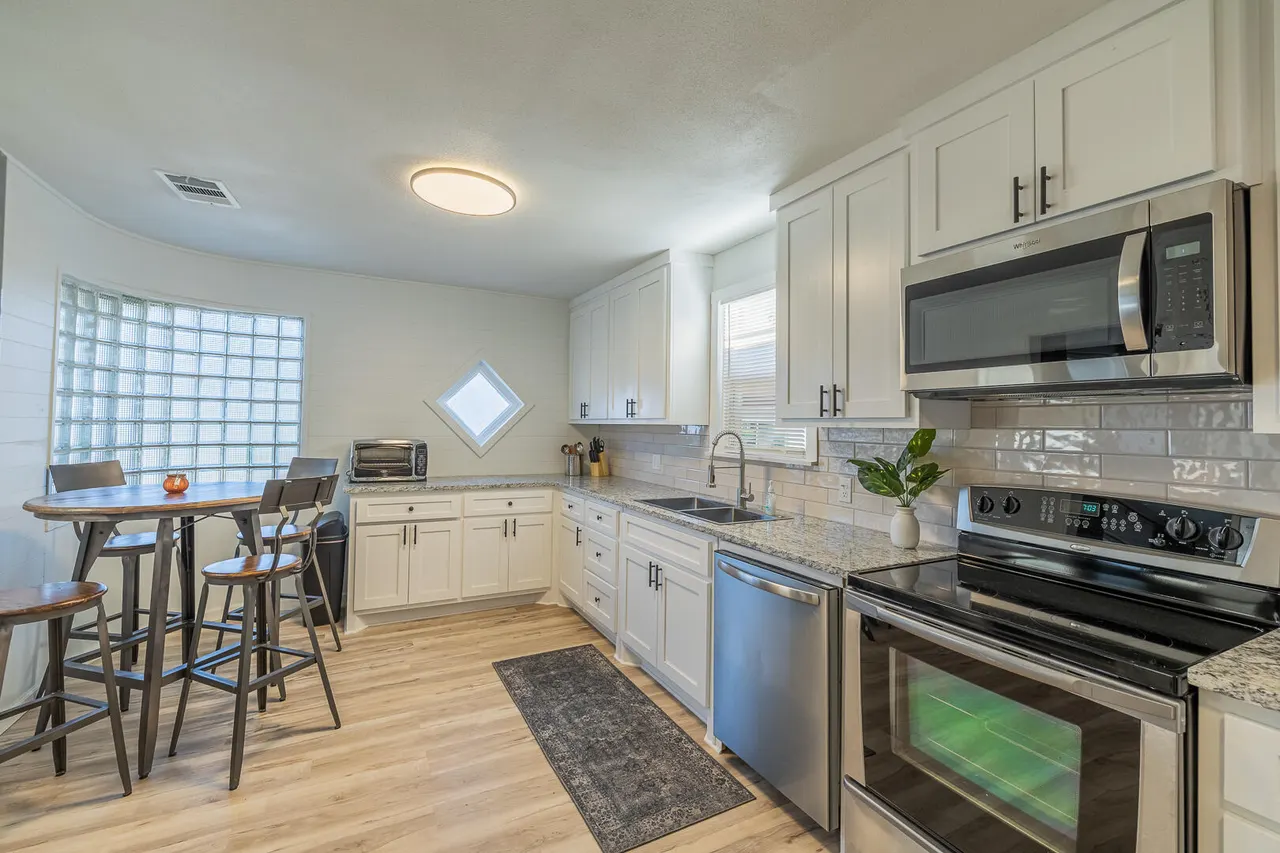 Photo 4 — 3012 29th Street, Lubbock, TX 79410