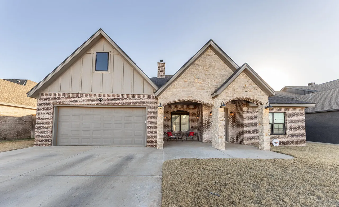 Front exterior — 504 Avenue U, Shallowater, TX 79363