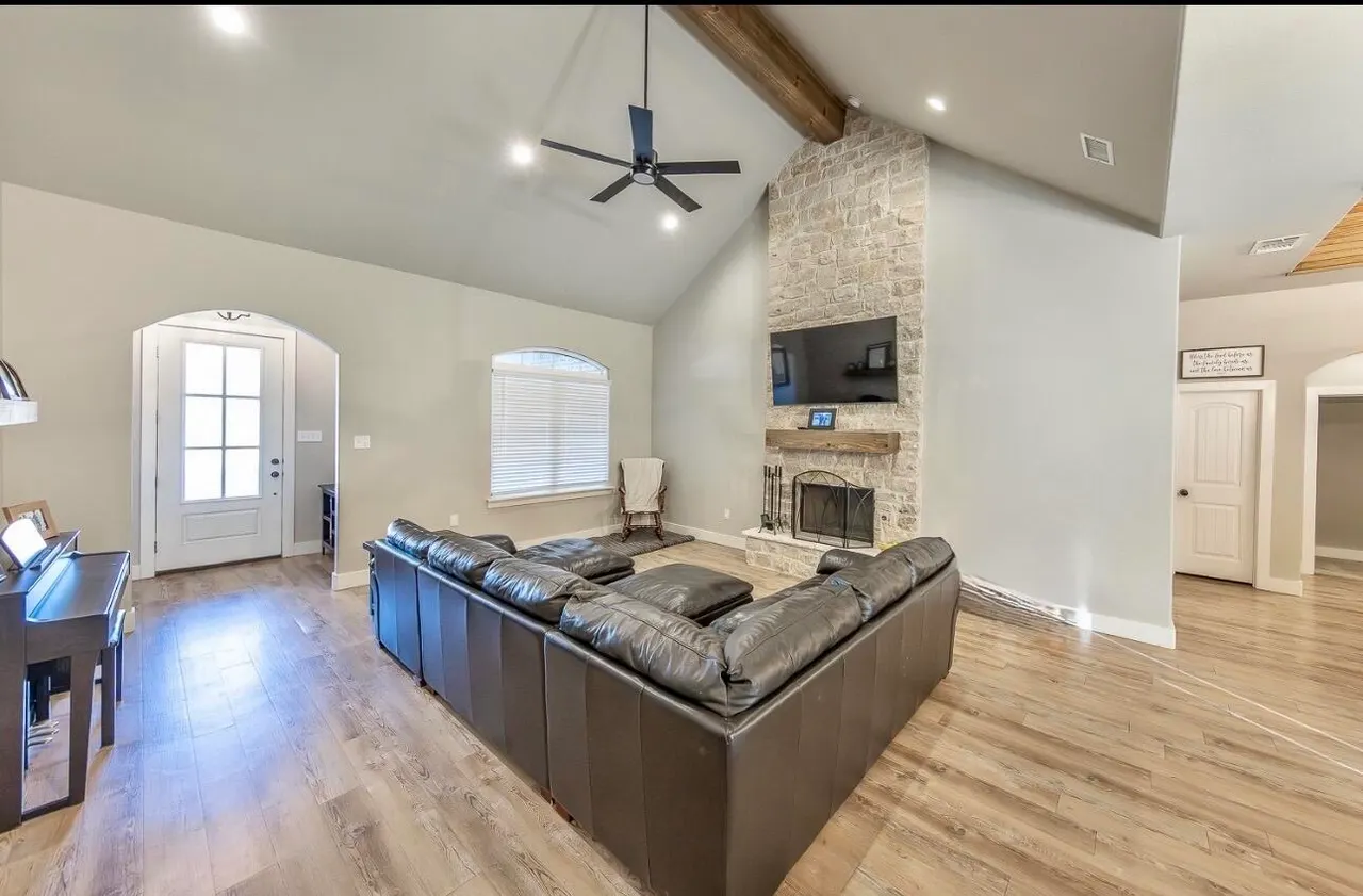 Photo 3 — 504 Avenue U, Shallowater, TX 79363