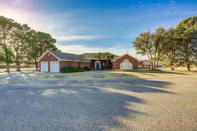 Front exterior — 801 19th Street, Seagraves, TX 79359