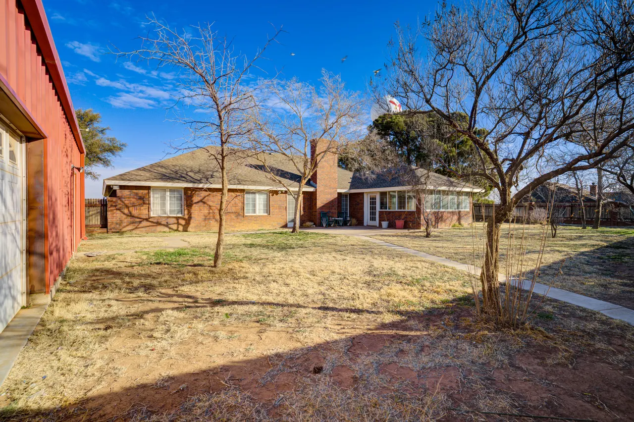 Photo 5 — 801 19th Street, Seagraves, TX 79359
