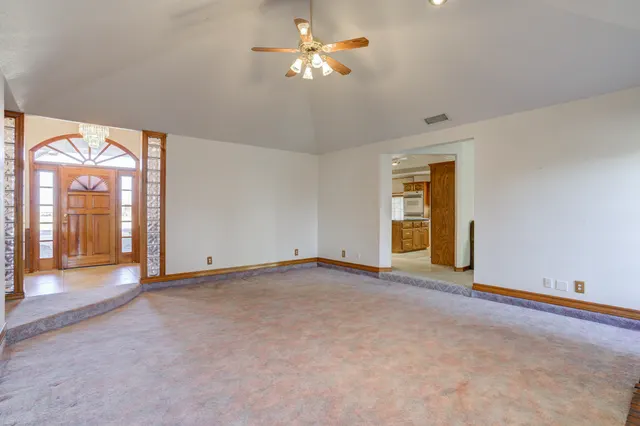 Photo 8 — 801 19th Street, Seagraves, TX 79359