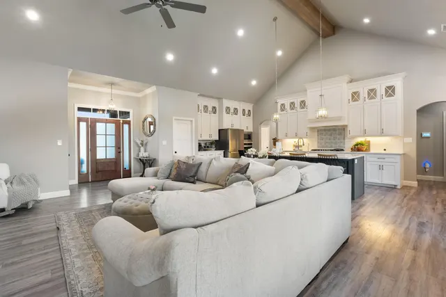 Photo 6 — 1306 Chaucer Lane, Wolfforth, TX 79382
