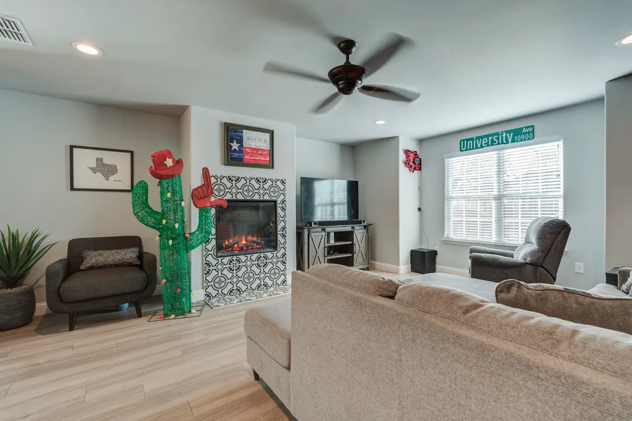 Photo 5 — 2414 25th Street, Lubbock, TX 79411