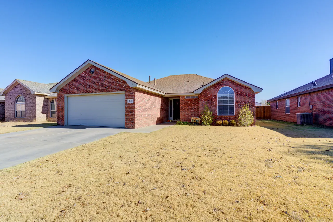 Photo 2 — 1511 Nottingham Avenue, Wolfforth, TX 79382