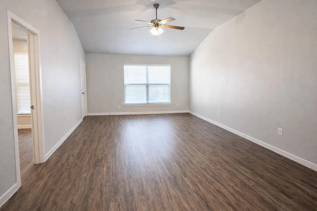 Photo 4 — 2114 N Avenue K, Lubbock, TX 79403