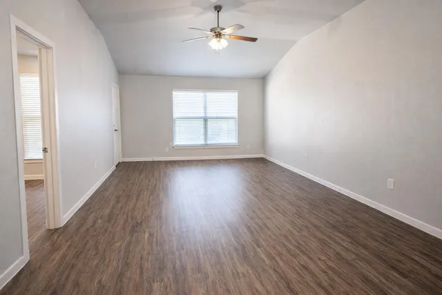 Photo 4 — 2114 N Avenue K, Lubbock, TX 79403
