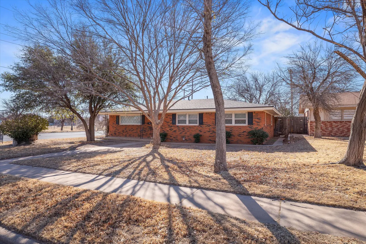 Photo 3 — 4401 27th Street, Lubbock, TX 79410