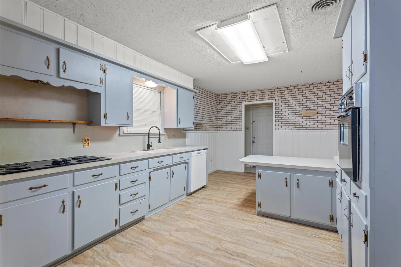 Photo 9 — 4401 27th Street, Lubbock, TX 79410