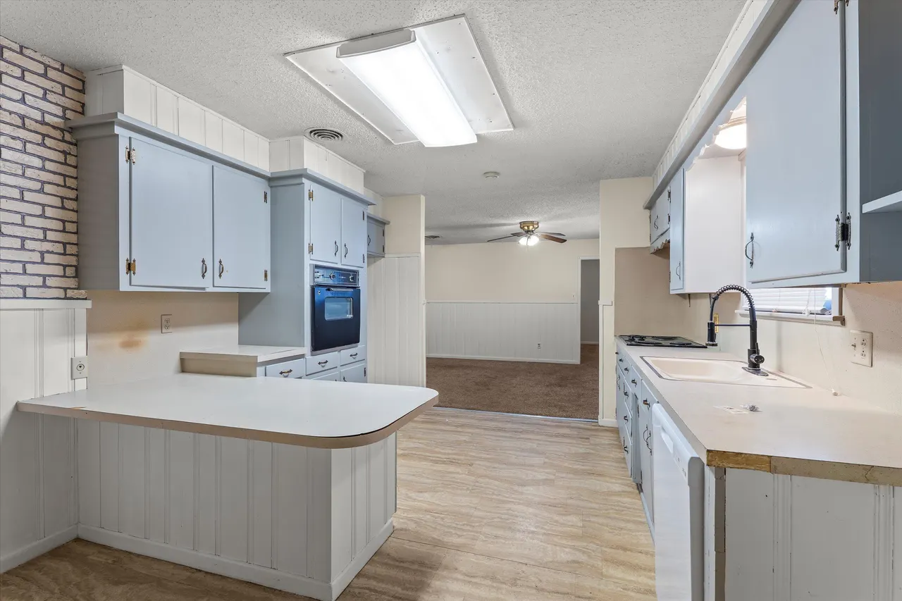 Photo 10 — 4401 27th Street, Lubbock, TX 79410