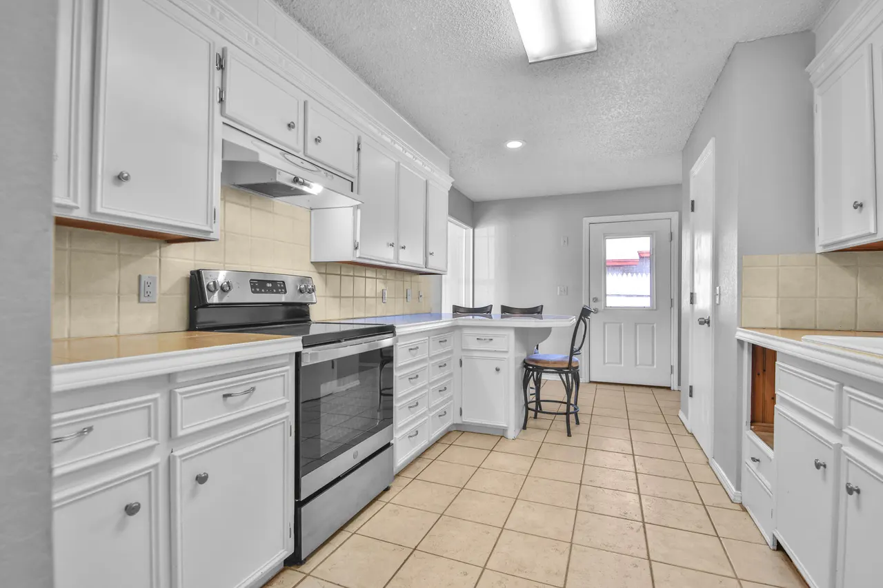 Photo 8 — 18 Highland Drive, Ransom Canyon, TX 79366