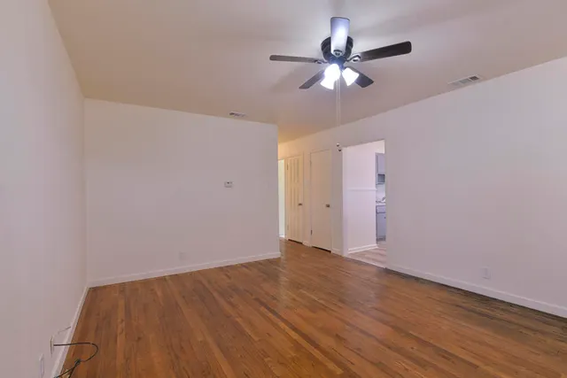 Photo 3 — 3013 2nd Street, Lubbock, TX 79415